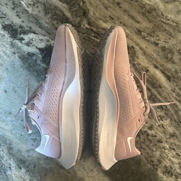 Pink Nike Air Pegasus 38 - Picture 5 of 7